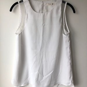 Preowned sleeveless blouse top